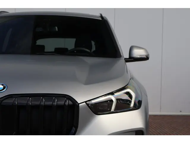 BMW X1 xDrive30e 2025 Hybride Benzine 3