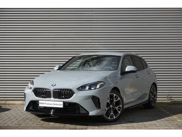 BMW 1 Serie 5-deurs 120 2025 Benzine 29