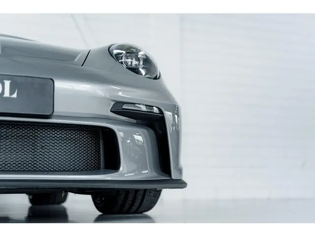 Porsche 911 4.0 GT3 Touring 2021 Benzine 32