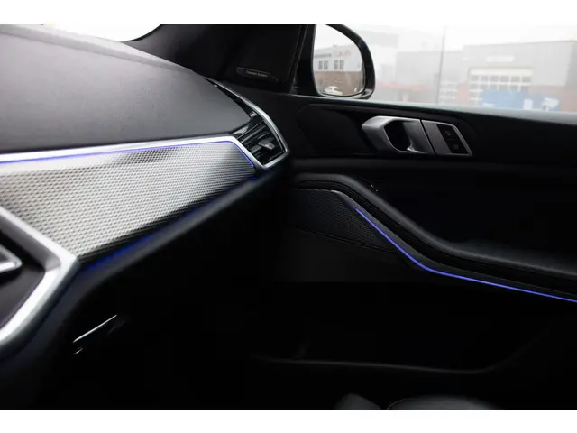 BMW X5 xDrive40i High Executive 2018 Benzine 53