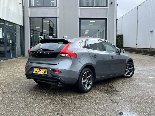 Volvo V40 2