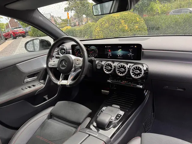 Mercedes-Benz A-Klasse 250 Premium Plus 2018 Benzine 15
