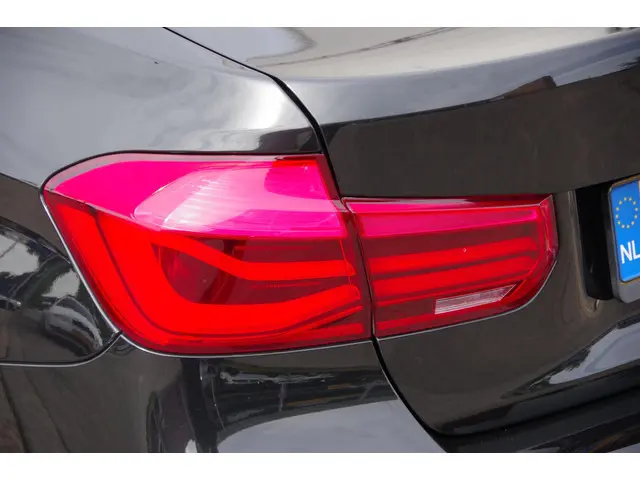 BMW 3 Serie 330e M-sport LEDER/NAVI 2016 Hybride Benzine 21