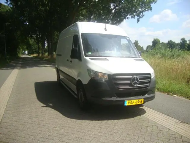 Mercedes-Benz Sprinter 3