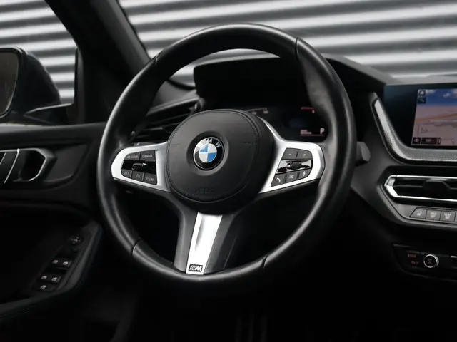 BMW 1 Serie 5-deurs 116i 2022 Benzine 29