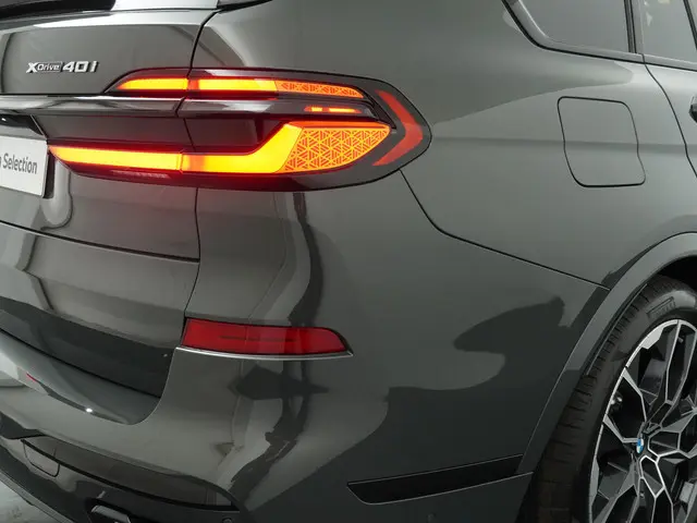 BMW X7 xDrive40i 2025 Benzine 28