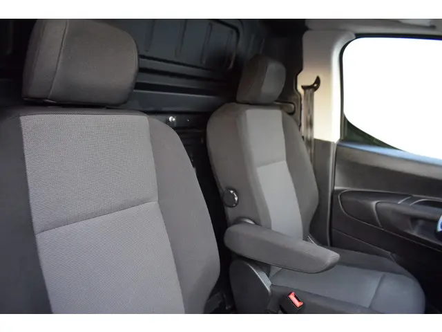 Toyota ProAce CITY 1.5 D-4D Cool Comfort 2020 Diesel 2
