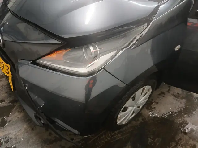 Toyota Aygo 1.0 VVT-i x-now - Frontschade 2017 Benzine 20