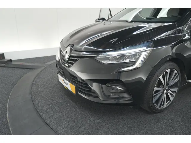 Renault Clio TCe 130 EDC Initiale Paris 2020 Benzine 17