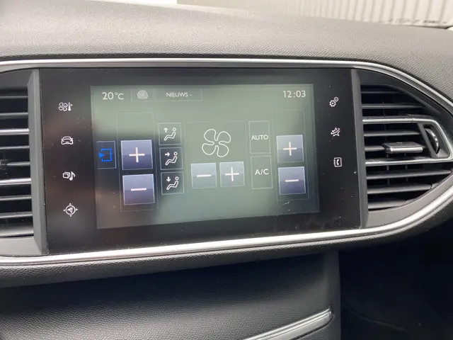 Peugeot 308 SW 1.2 e-THP Première 2014 Benzine 23