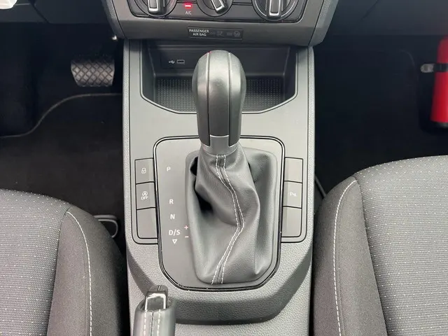 SEAT Ibiza 1.0 TSI Style Business Connect 2024 Benzine 15