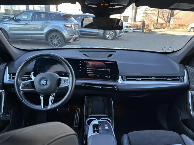 BMW iX1 xDrive30 67 kWh 2023 Elektrisch 14