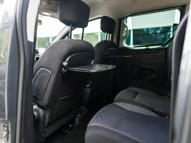 Peugeot Partner Tepee 1.2 PureTech Active 2017 Benzine 28