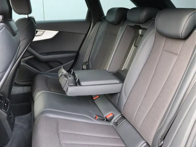 Audi A4 Avant 1.4 TFSI S line 2018 Benzine 24