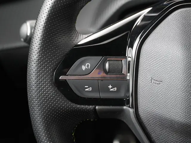 Peugeot 208 1.2 PureTech GT 2023 Benzine 15