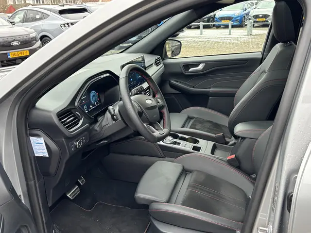 Ford Kuga 2.5 PHEV ST-Line X 2025 Hybride Benzine 11