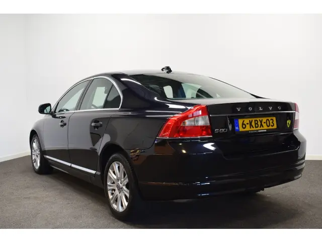 Volvo S80 T4 180pk AUT6 Limited Edition 2013 Benzine 19