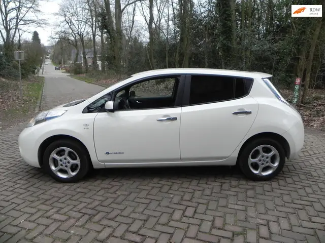 Nissan Leaf Base 24 kWh 2013 Elektrisch