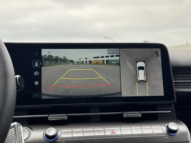 Hyundai Kona Electric Premium 65.4 kWh 2025 Elektrisch 17