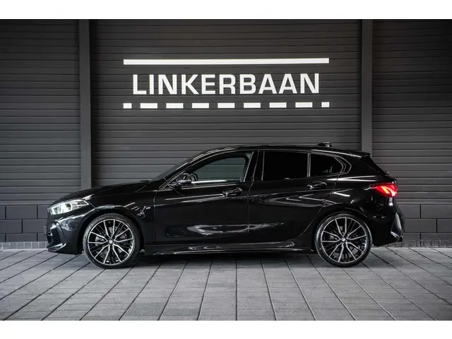 BMW 1 Serie 120i | M Sport | PDC | LED | 19 inch | 2022 Benzine 13