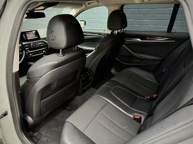 BMW 5 Serie Touring 520i High Executive 2018 Benzine 30