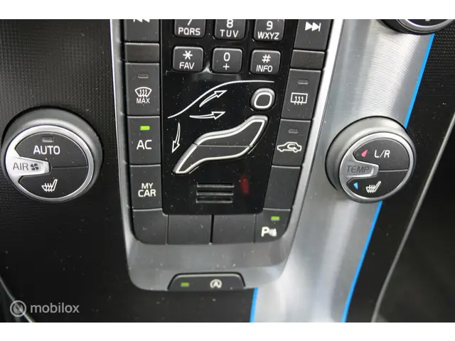 Volvo V40 2.0 T2 R-Design/Navi/Tel/Pdc/Trekhaak/ 2015 Benzine 27