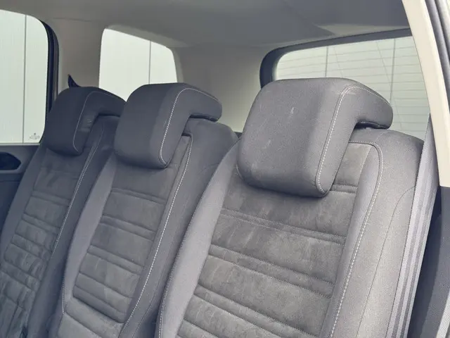 Volkswagen Touran 1.4 TSI Highline 2016 Benzine 12