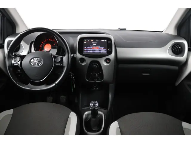 Toyota Aygo 1.0 VVT-i x-wave 2016 Benzine 3