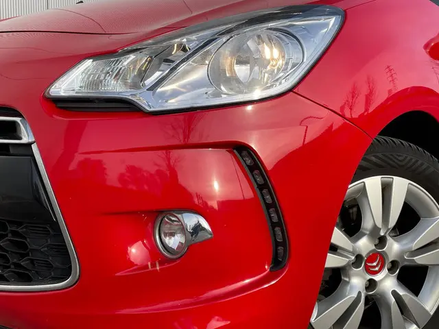 Citroën DS3 1.2 VTi Chic, airco, cruise. 2013 Benzine 4