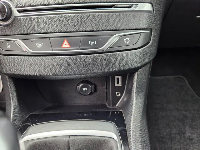 Peugeot 308 SW 1.2 PureTech Style 2016 Benzine 21