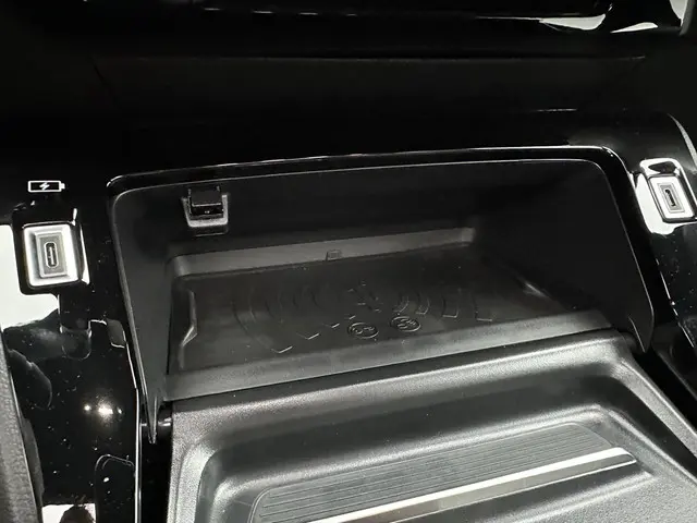 Peugeot 2008 1.2 Hybrid 145 PK GT 2025 Hybride Benzine 29