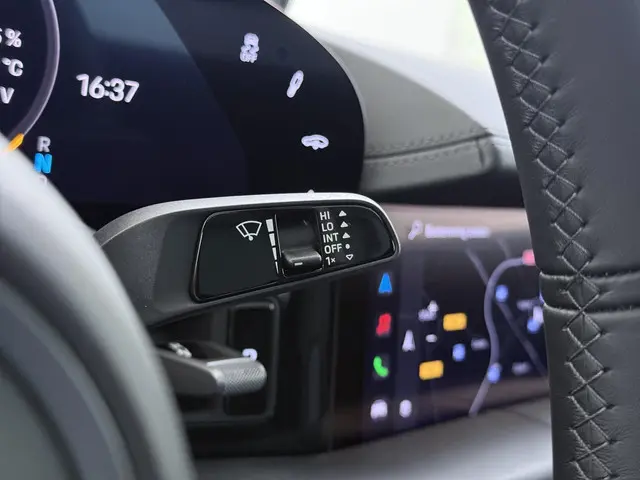 Porsche Taycan Performance 84 kWh 2024 Elektrisch 31