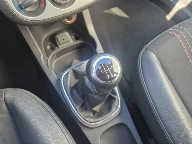 Opel Corsa 1.4-16V Cosmo Nap NL Airco 5 drs 2012 Benzine 9