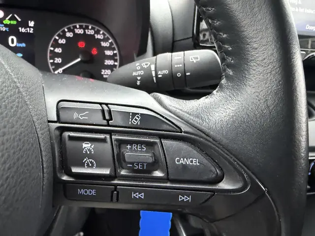 Toyota Yaris 1.5 Hybrid Active 2022 Hybride Benzine 15