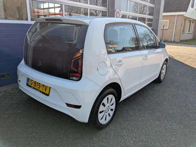Volkswagen up! 1.0 AUTOMAAT groove up! 2019 Benzine 11