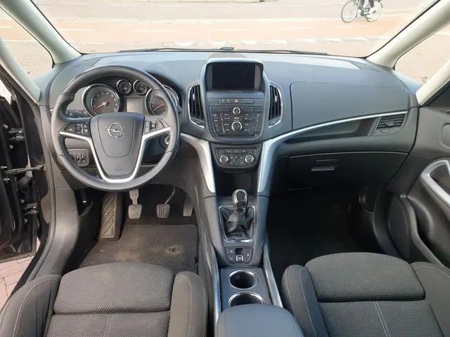 Opel Zafira Tourer 1.4 Design Edition 2013 Benzine 11
