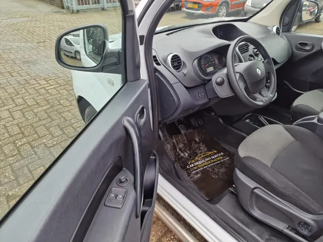 Renault Kangoo 1.5 Blue dCi 80 Comfort 2021 Diesel 11