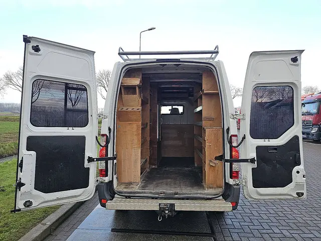 Renault Master 2.3 2013 Diesel 13