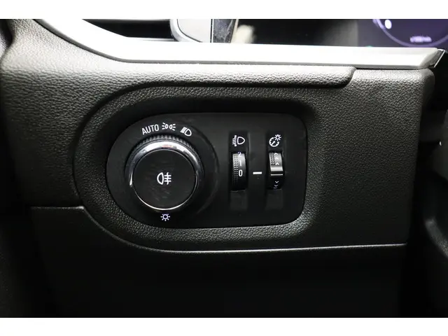 Opel Grandland 1.2 Turbo Level 3 2024 Benzine 30