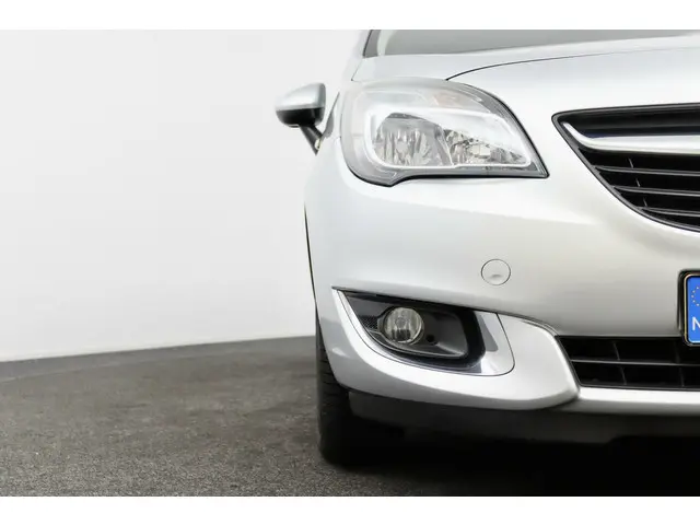 Opel Meriva 1.4 Turbo Cosmo grijs 2015 Benzine 40