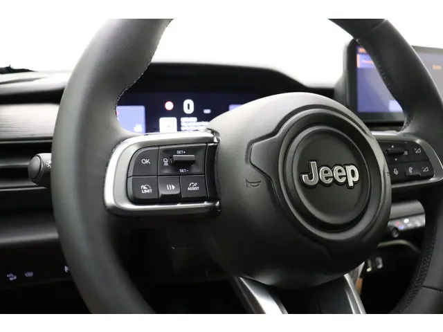 Jeep Avenger 1.2 Altitude 2024 Benzine 28