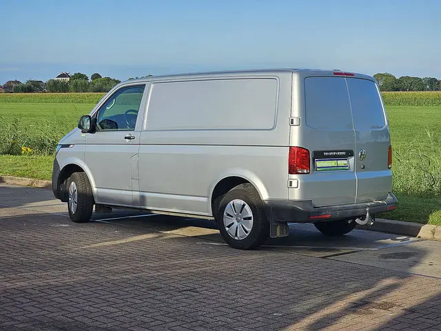 Volkswagen Transporter 2.0 TDI 2023 Diesel 6