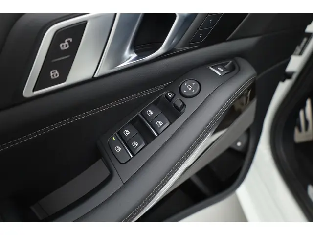 BMW X5 xDrive50e M Sport 2023 Hybride Benzine 10