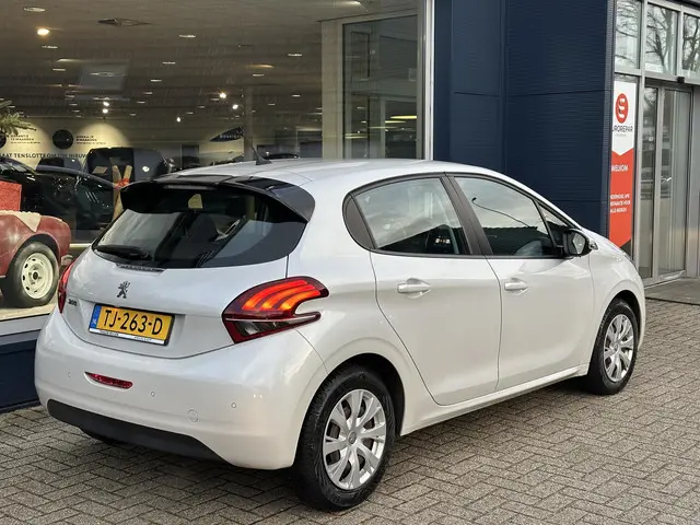 Peugeot 208 1.2 Blue Lion 82 PK 2018 Benzine 6