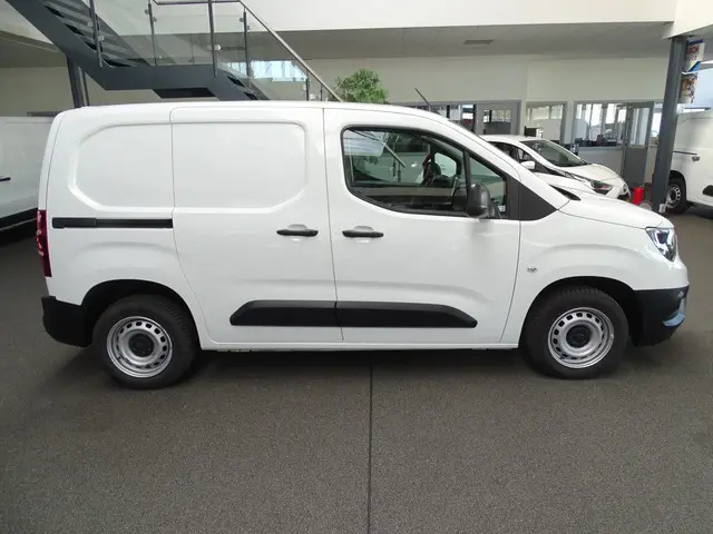 Opel Combo 1.5D L1H1 Edition 2022 Diesel 4