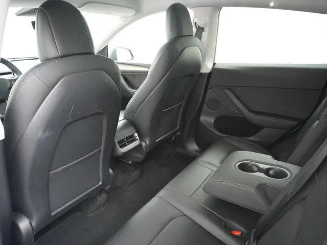Tesla Model Y Long Range AWD 75 kWh 2021 Elektrisch 21