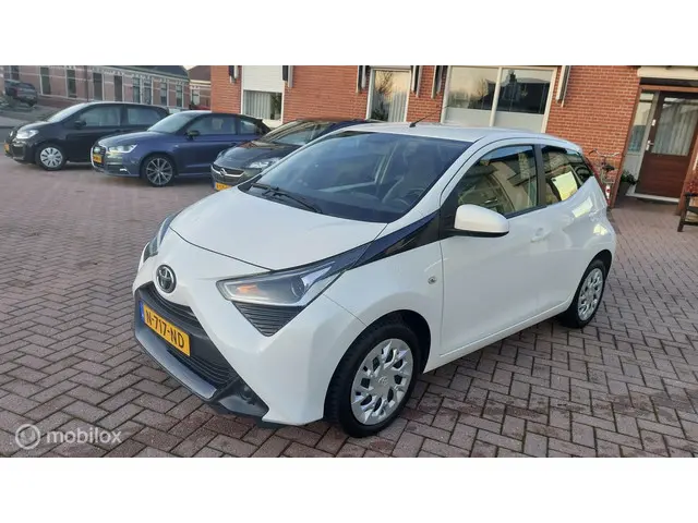 Toyota Aygo 1.0 VVT-i X Play 2022 Benzine 7