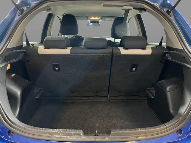 Toyota Yaris 1.5 Hybrid Design 2017 Hybride Benzine 10