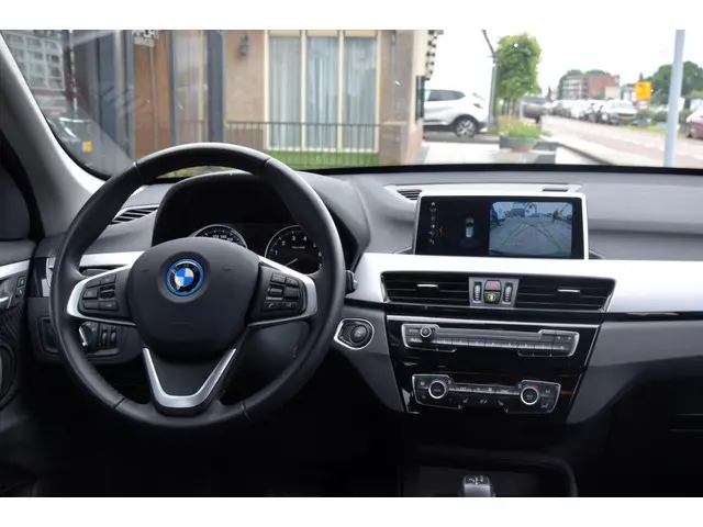 BMW X1 XDrive25e 2021 Hybride Benzine 21