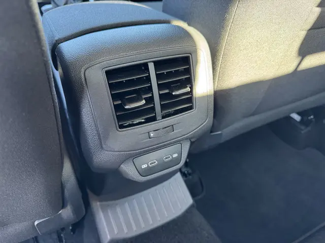 Volkswagen T-Roc 1.5 TSI Life Business 2024 Benzine 26